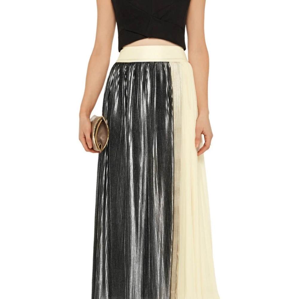 Sachin Babi Noir Pleated Metallic
Maxi Skirt Size 4